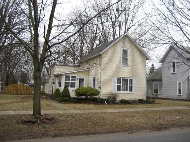 204 Blagrove Street - Photo 1