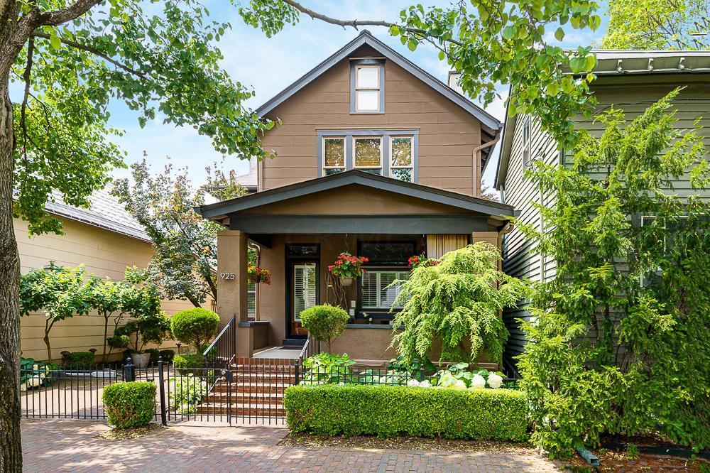 925 3rd Street - Photo 1