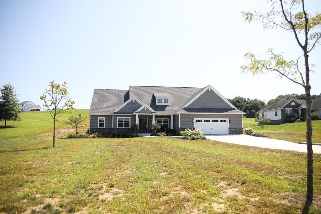 325 Hickory Way - Photo 1