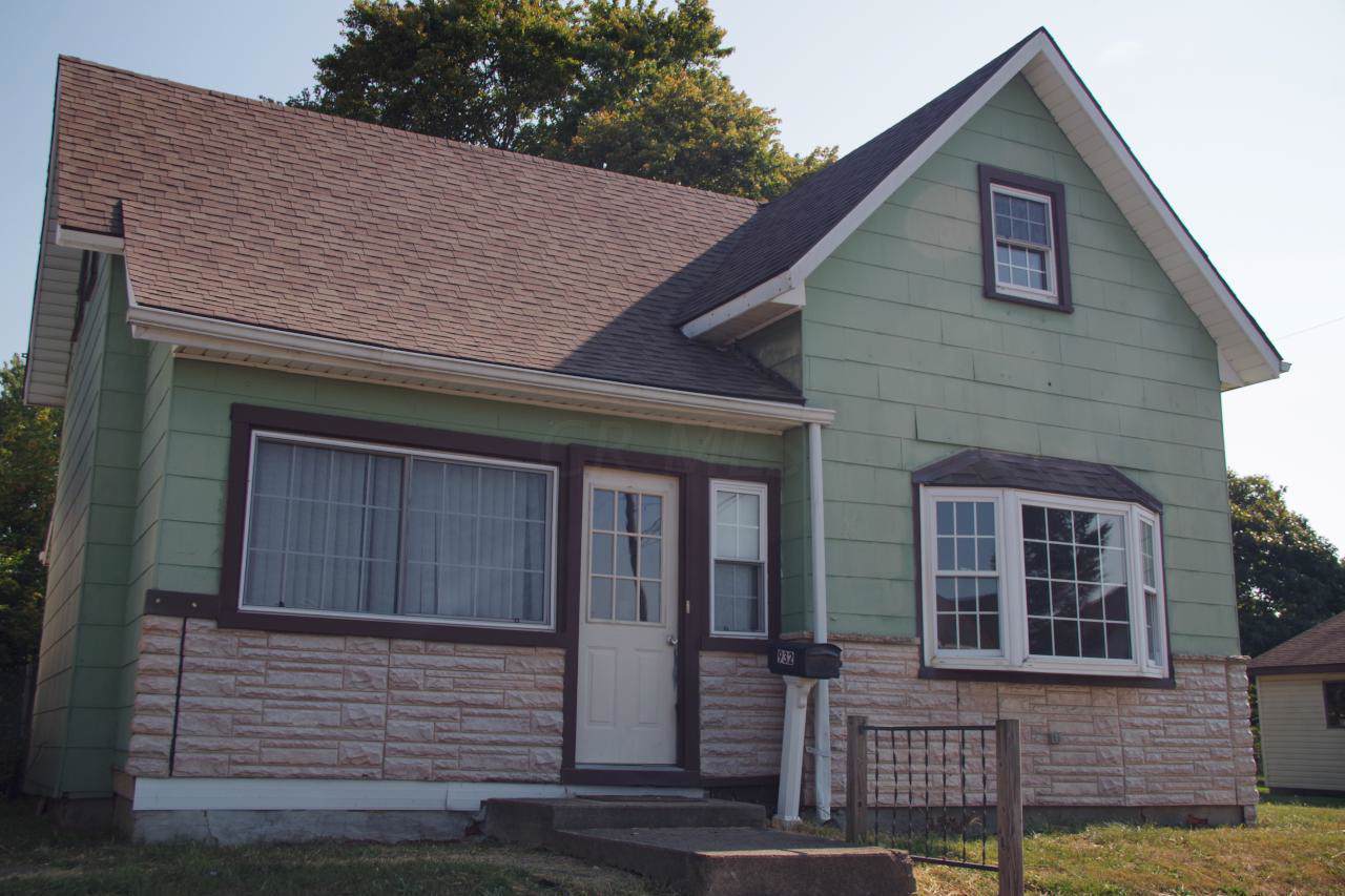 932 Hinde Street - Photo 1