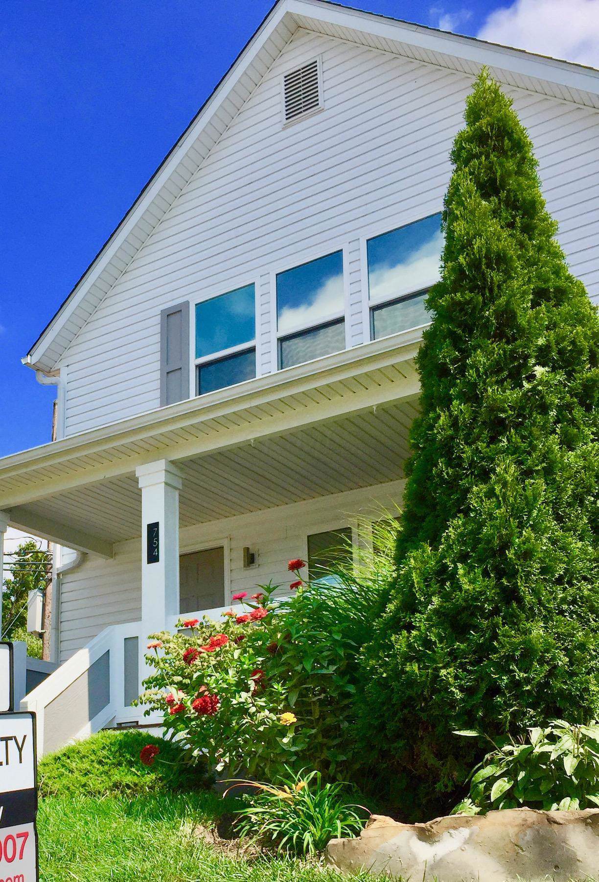 754 Carpenter Street - Photo 1