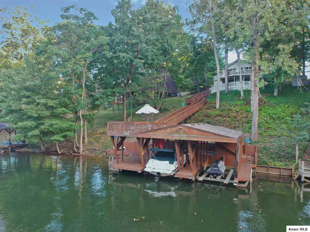 507 Greenacre Circle - Photo 1