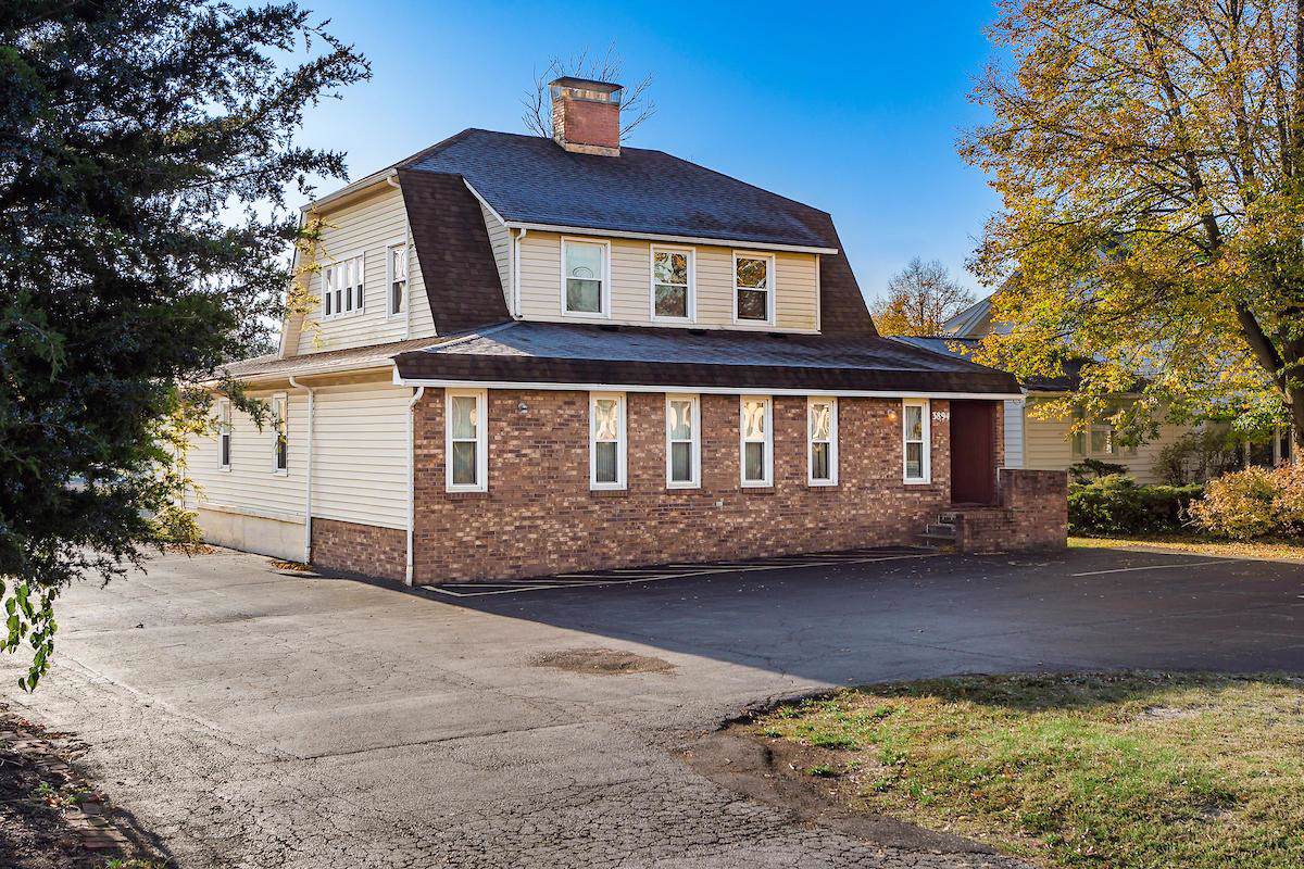 3894 Broadway - Photo 1