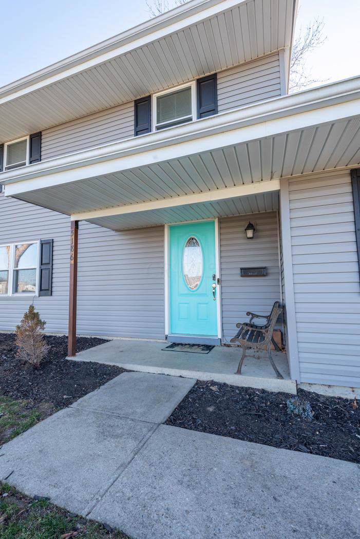 5186 Meadowbrook Drive - Photo 1