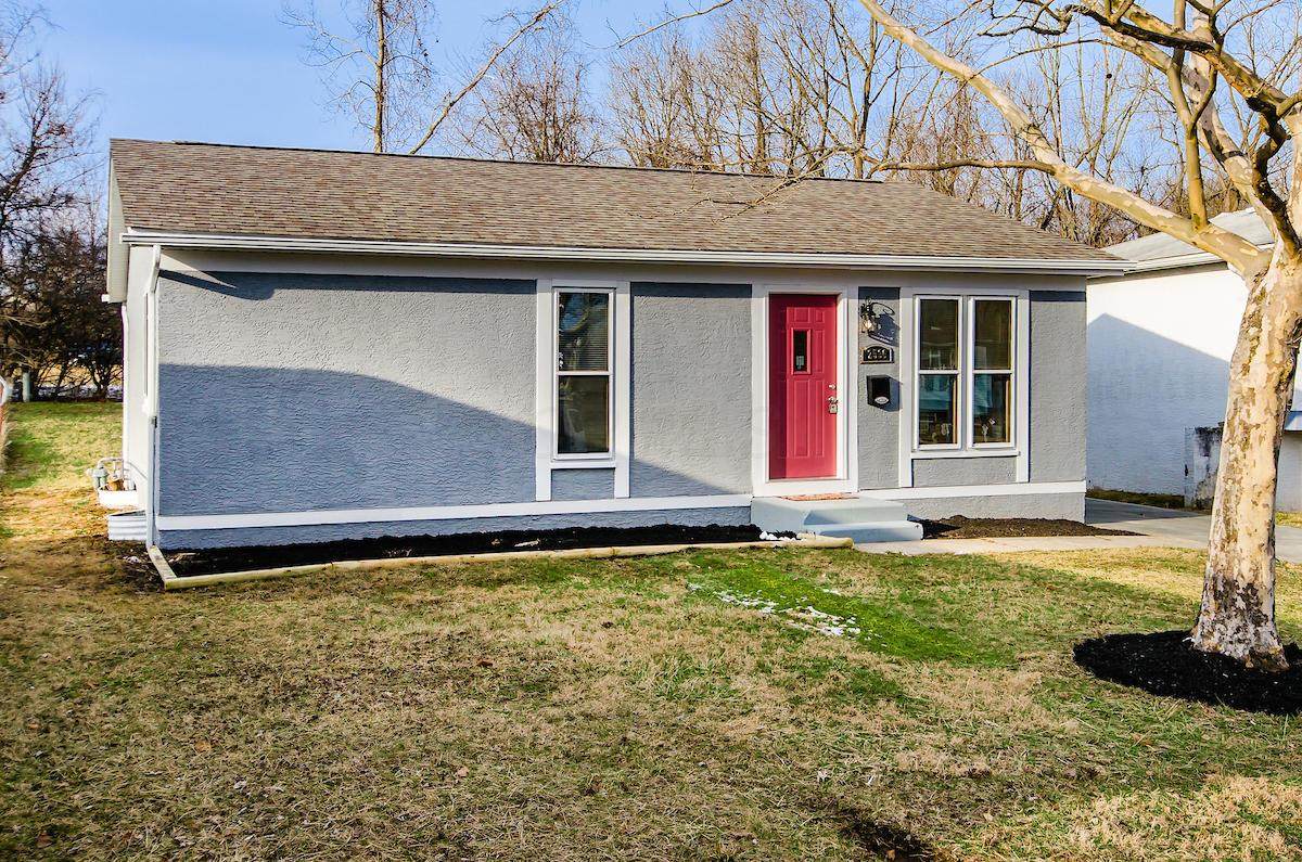 2596 Queenswood Court - Photo 1
