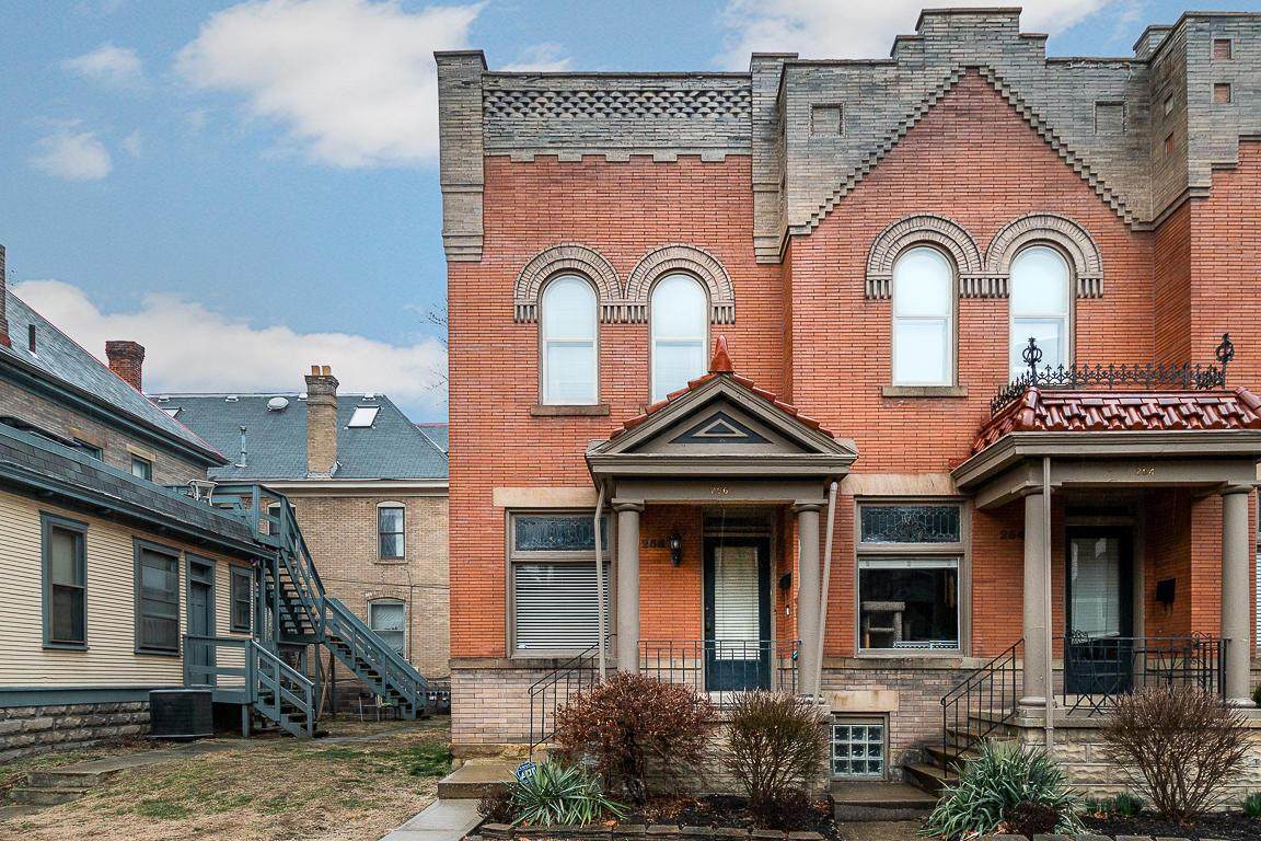 256 Hubbard Avenue - Photo 1