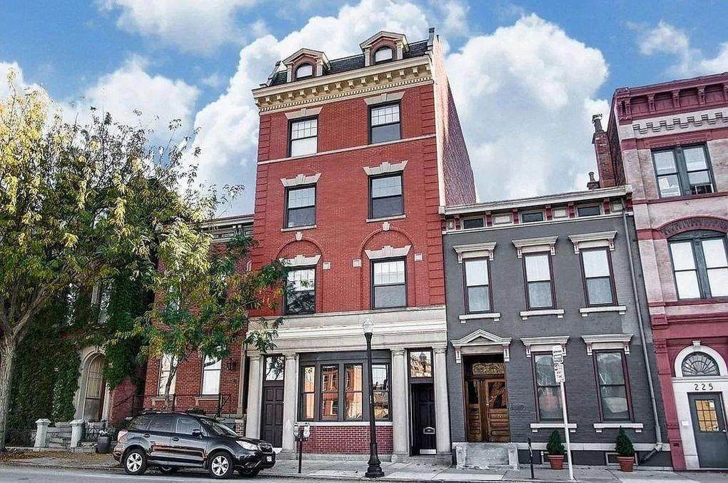 221 9th Street - Photo 1