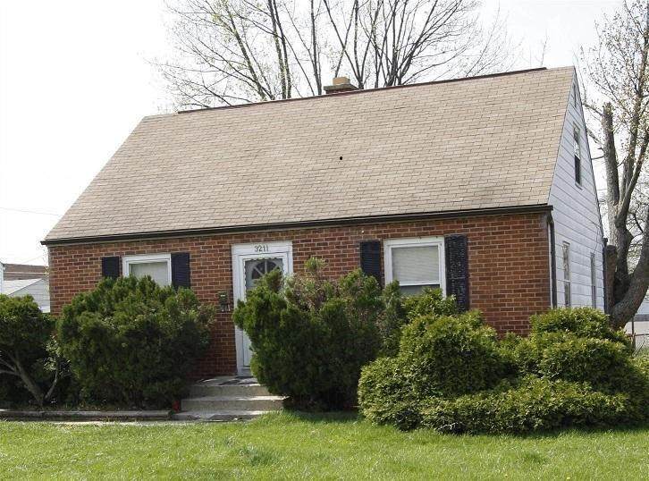 3211 Oaklawn Street - Photo 1