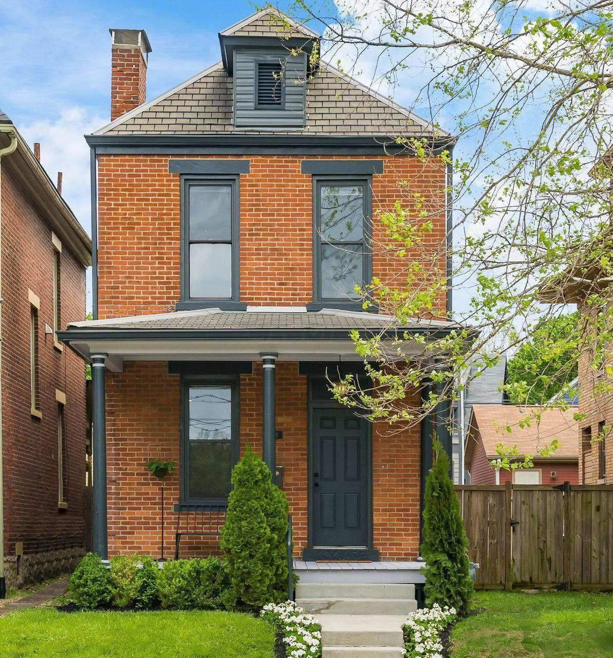 854 Summit Street - Photo 1