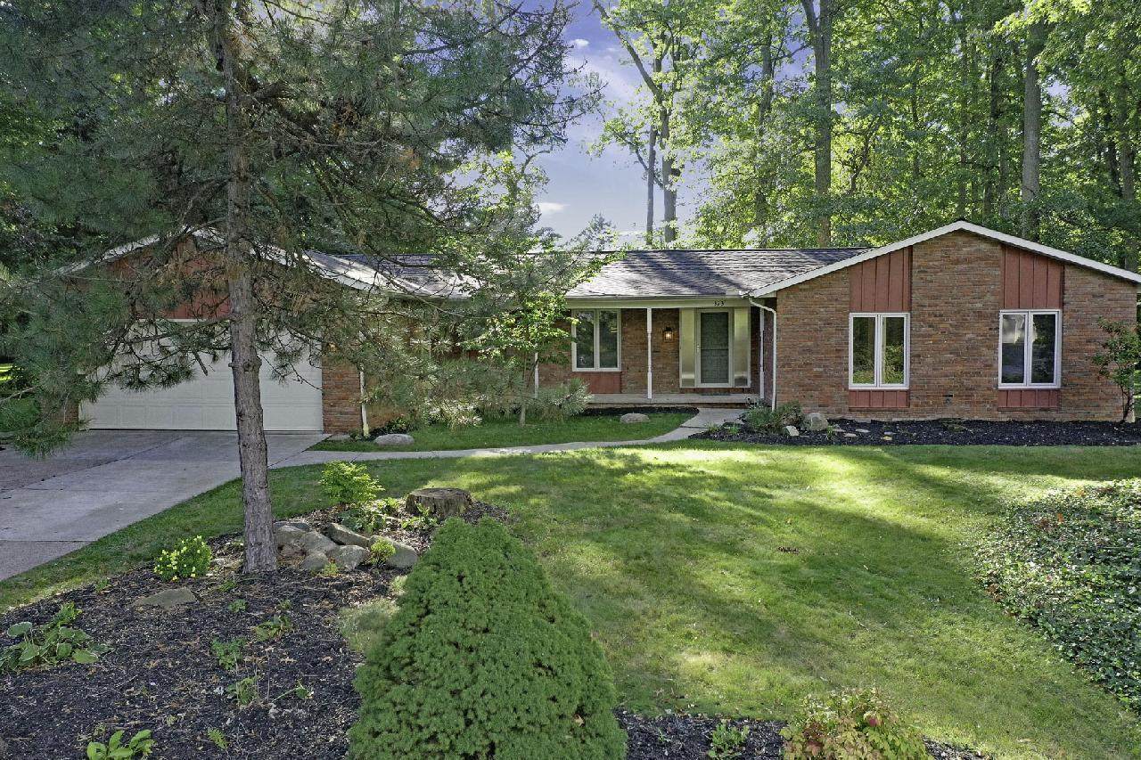 323 Timberlane Drive - Photo 1