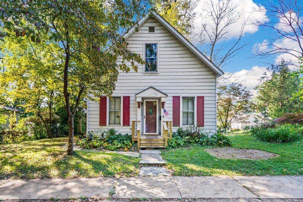 212 Pleasant Street - Photo 1