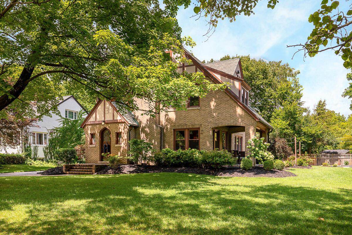 1650 Ridgeway Place - Photo 1