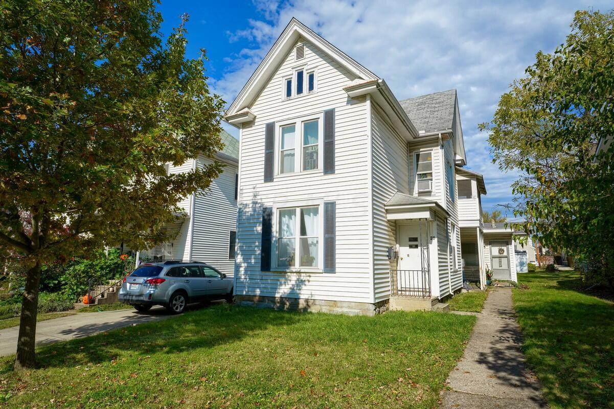 46 Como Avenue - Photo 1