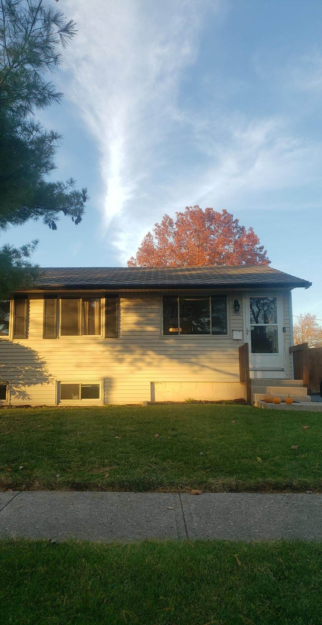 1756 Brookfield Square - Photo 1