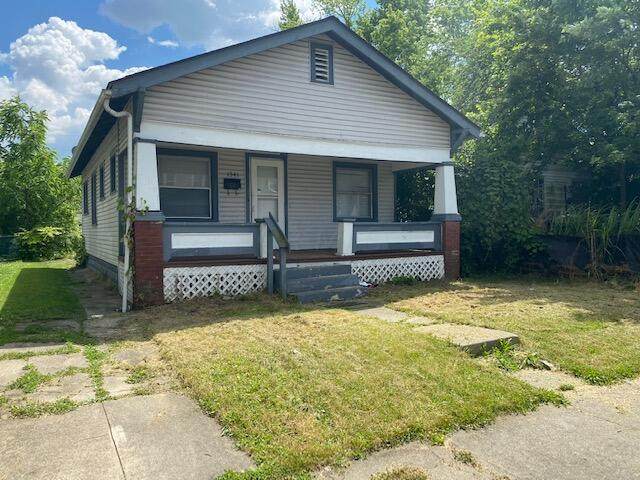 1541 Blake Avenue - Photo 1