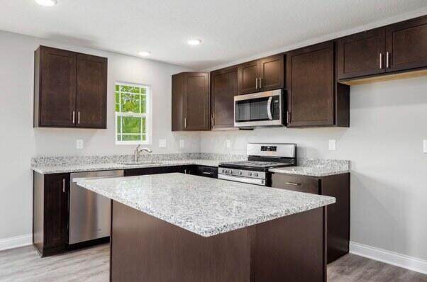 33 Whitethorne Avenue - Photo 1