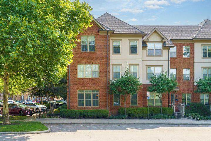 51 Lincoln Street - Photo 1