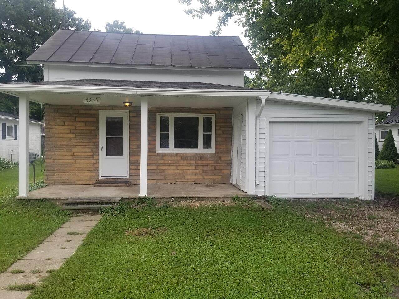 5245 Railroad Street - Photo 1