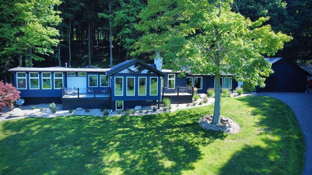 1467 Home Road - Photo 1