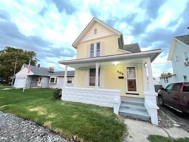 582 Maple Avenue - Photo 1