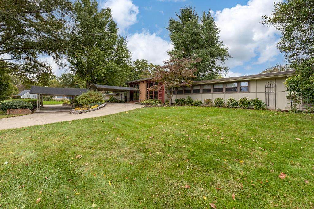 989 Sharon View Drive - Photo 1