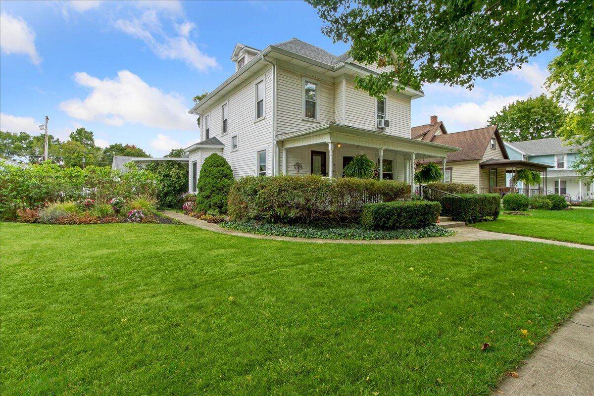 208 Baird Street - Photo 1