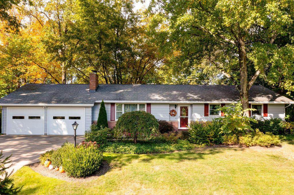 230 Knoll Drive - Photo 1