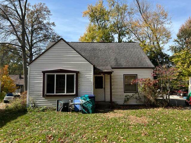 5465 Sharon Park Avenue - Photo 1