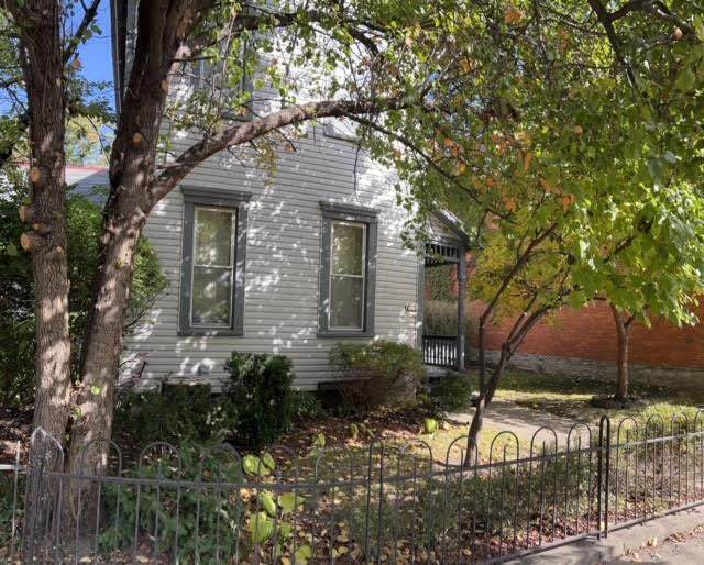 42 Thurman Avenue - Photo 1