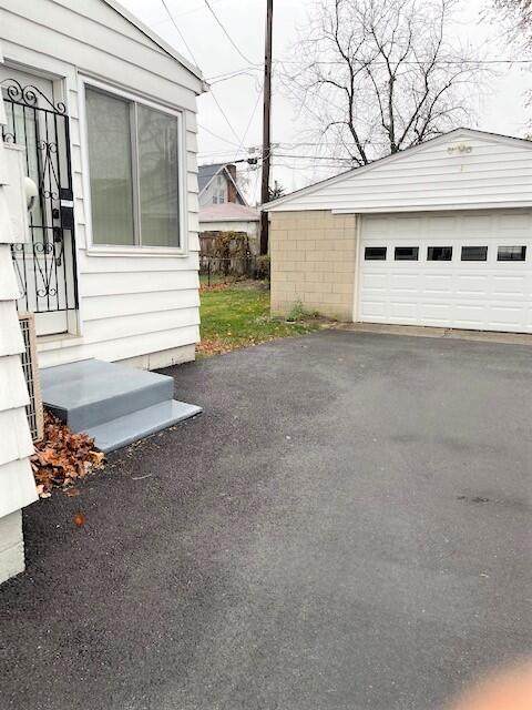 1954 Stratford Way - Photo 1