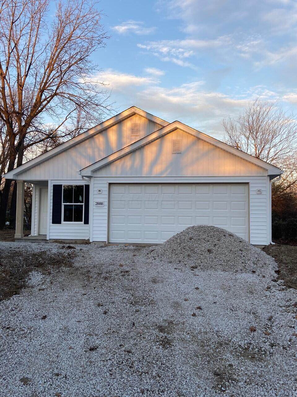 2888 La Rosa Drive - Photo 1