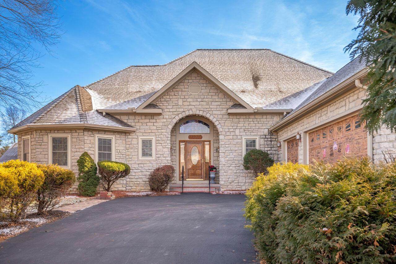 3136 Genevieve Drive - Photo 1