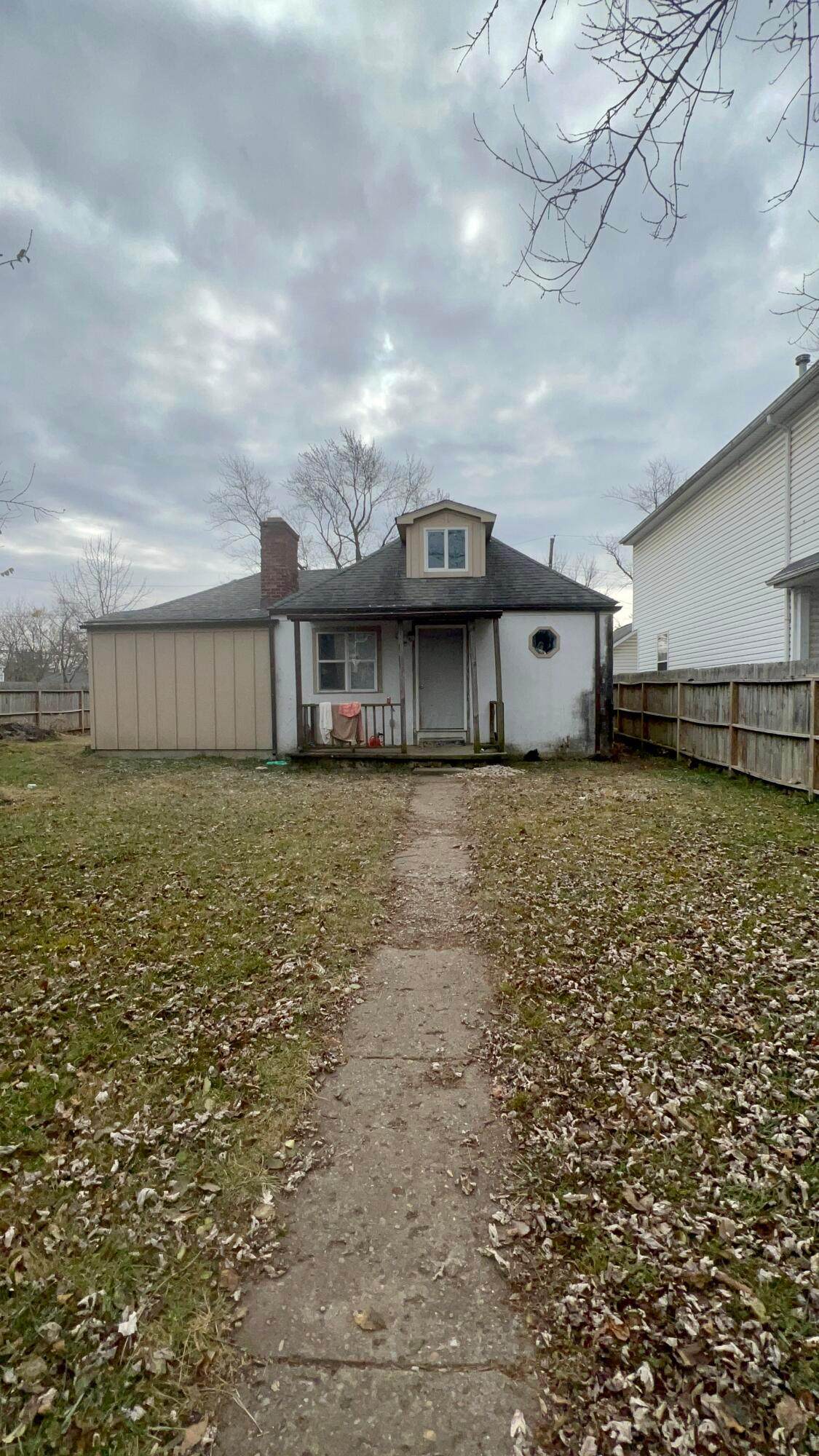 1065 Leona Avenue - Photo 1