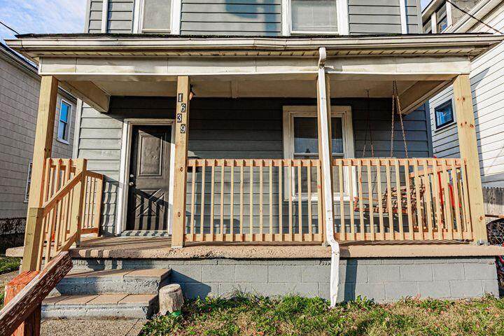 1639 4th Street - Photo 1