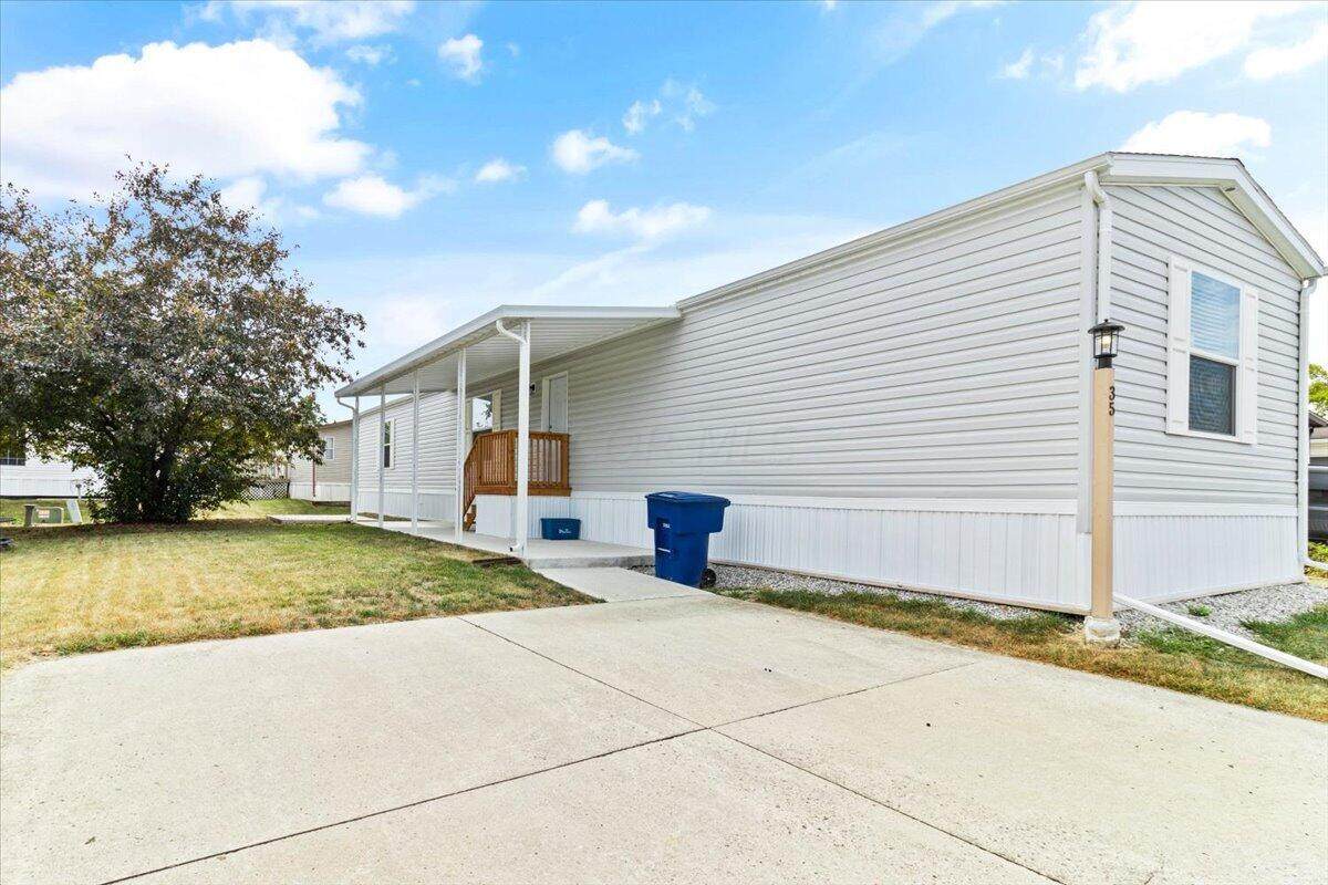 35 Winter Pine Drive - Photo 1
