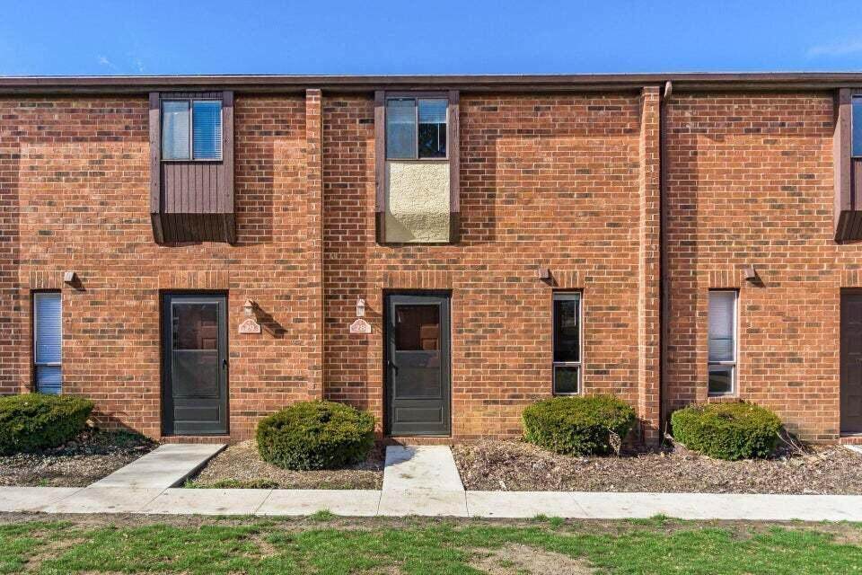 28 King Arthur Boulevard - Photo 1