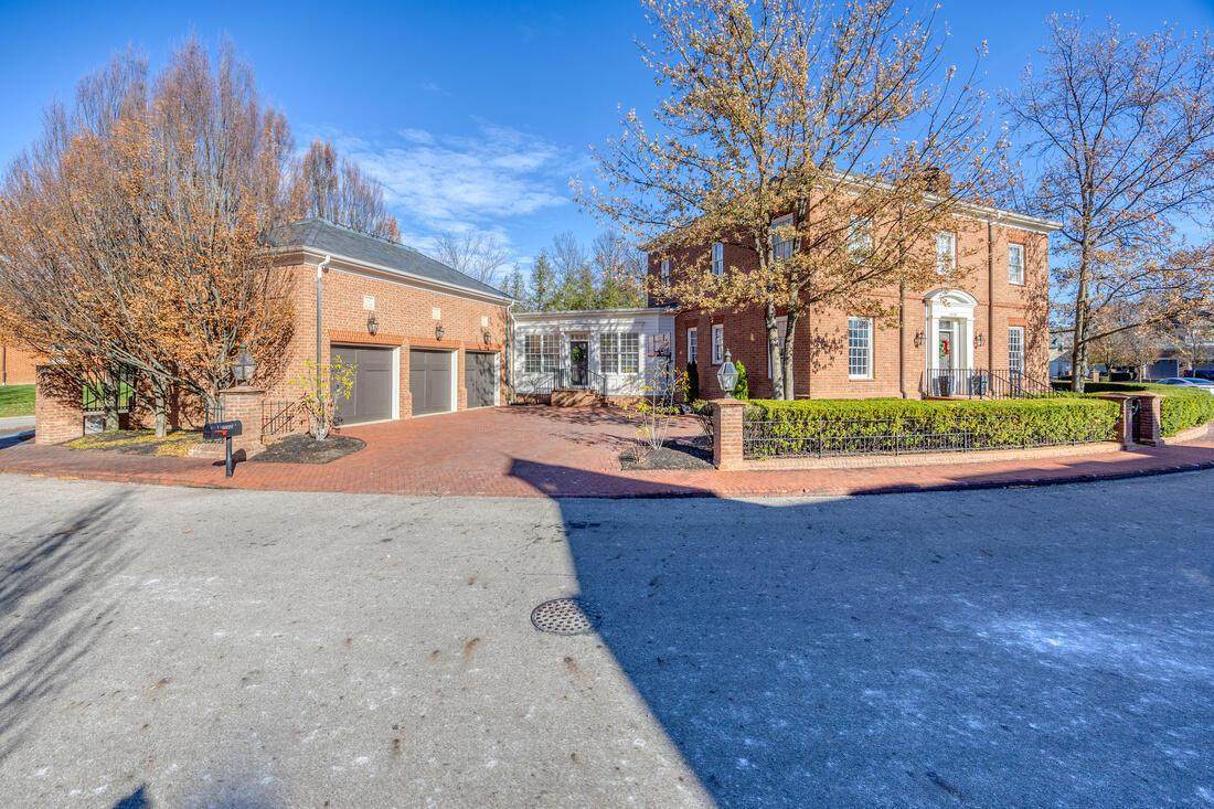 6920 Clivdon Mews - Photo 1