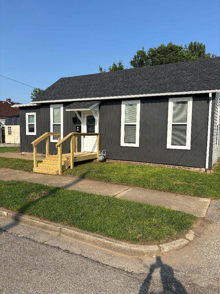 418 Clinton Street - Photo 1