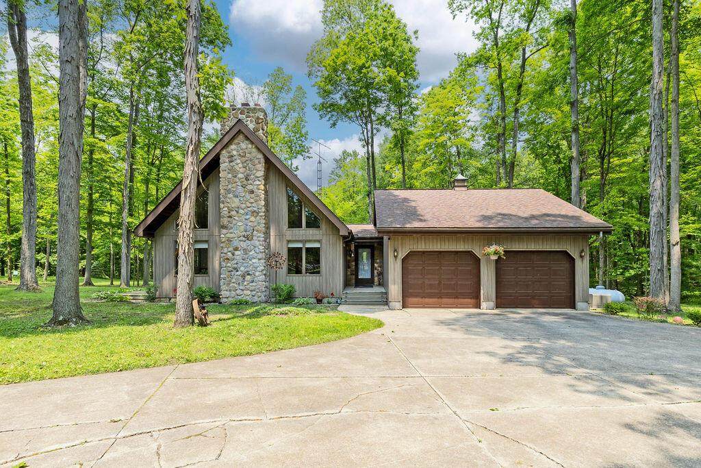 8005 Township Road 38 - Photo 1