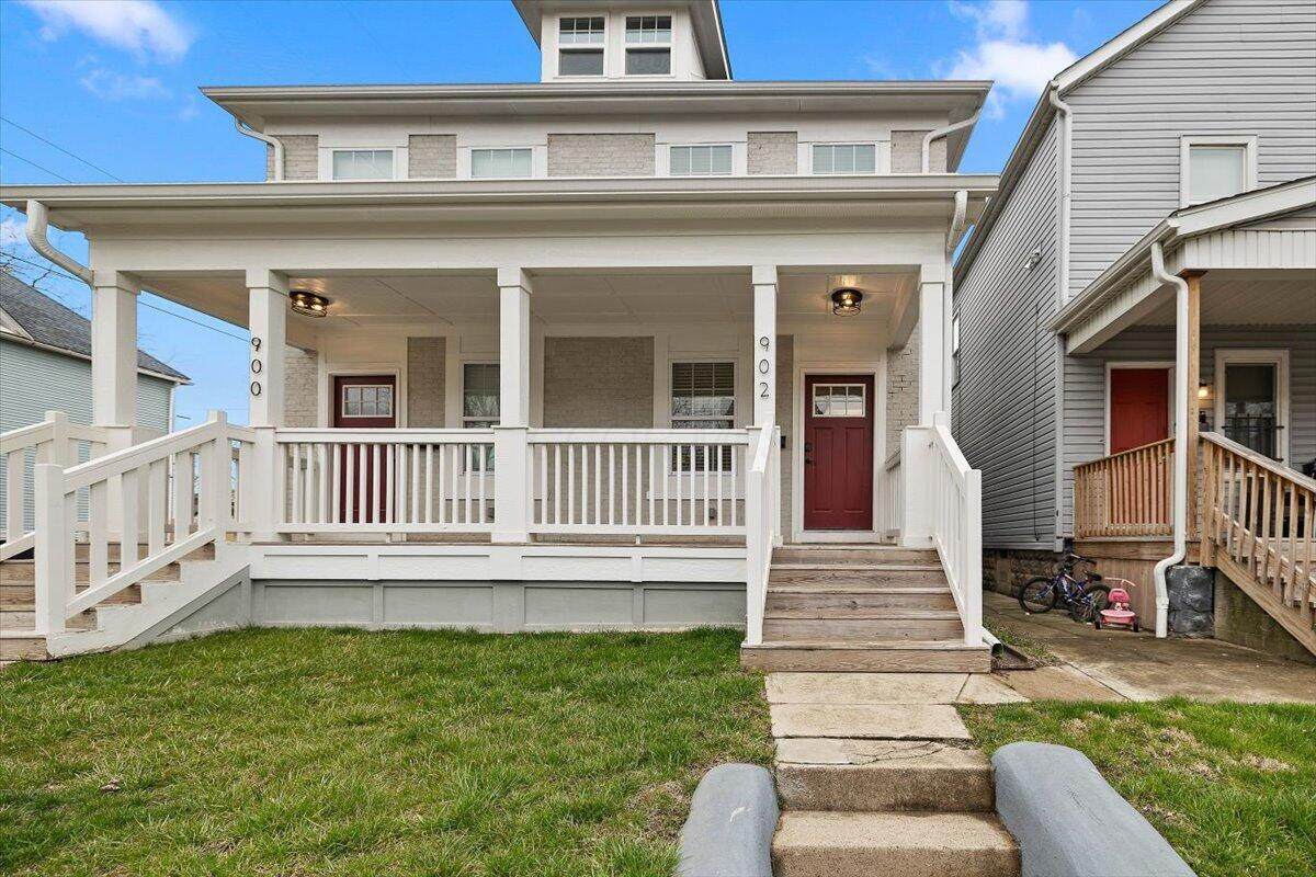 900-902 Oakwood Avenue - Photo 1