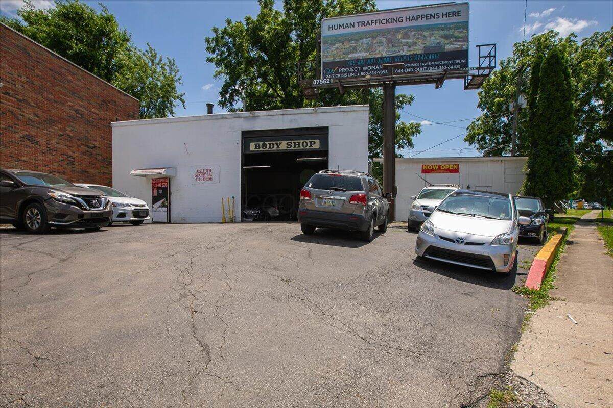 1405 Main Street - Photo 1