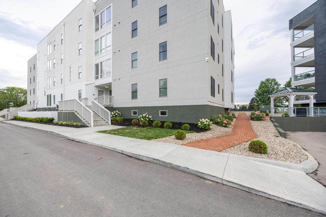 5211-7105 Highpointe Lakes Drive - Photo 1