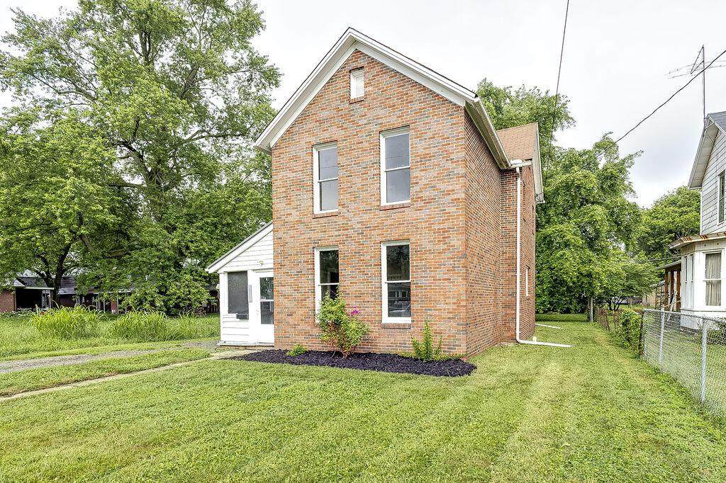 211 Buckingham Street - Photo 1