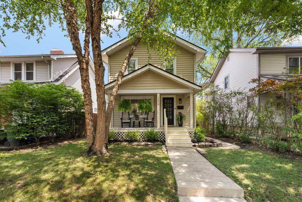 1370 Hollywood Place - Photo 1