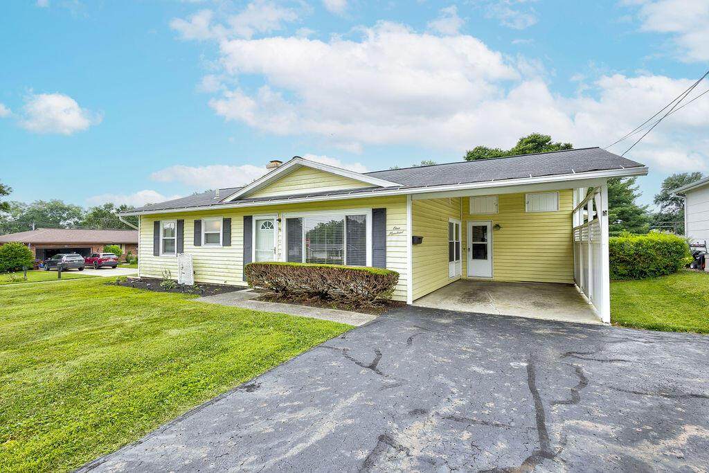 100 Oakway Drive - Photo 1