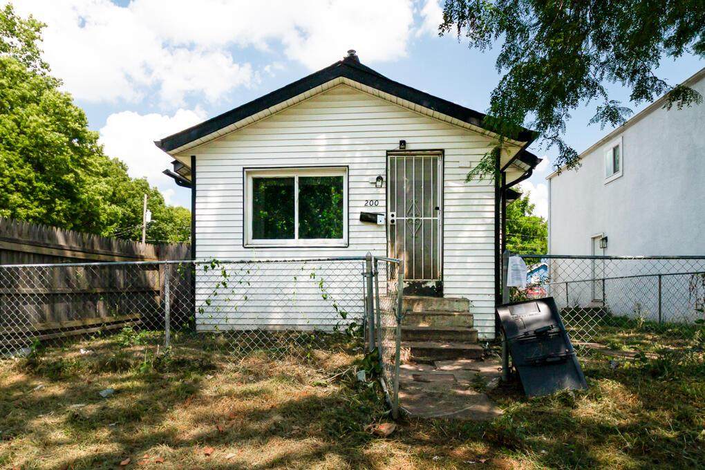 200 Schultz Avenue - Photo 1