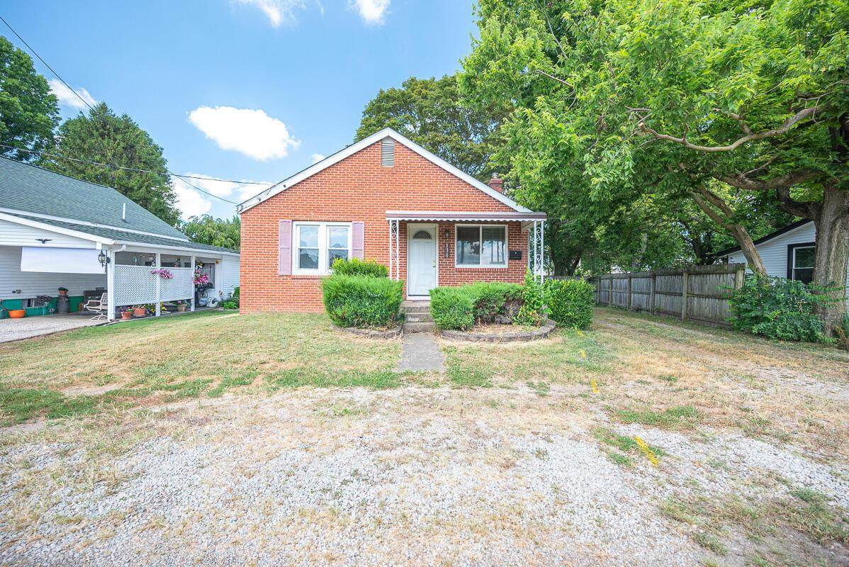 130 Rosewood Avenue - Photo 1