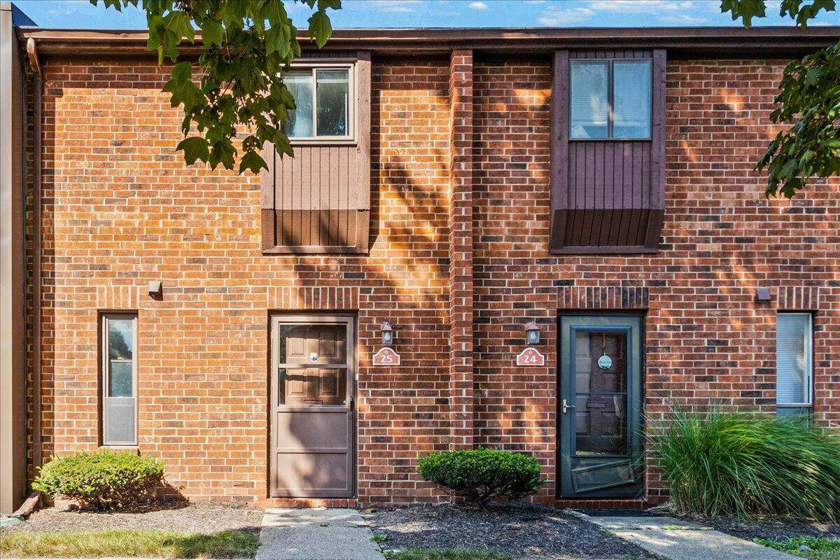 25 King Arthur Boulevard - Photo 1