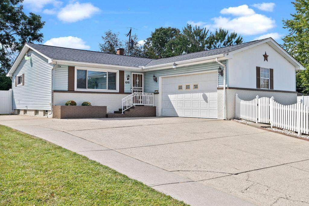 1015 Hodges Drive - Photo 1