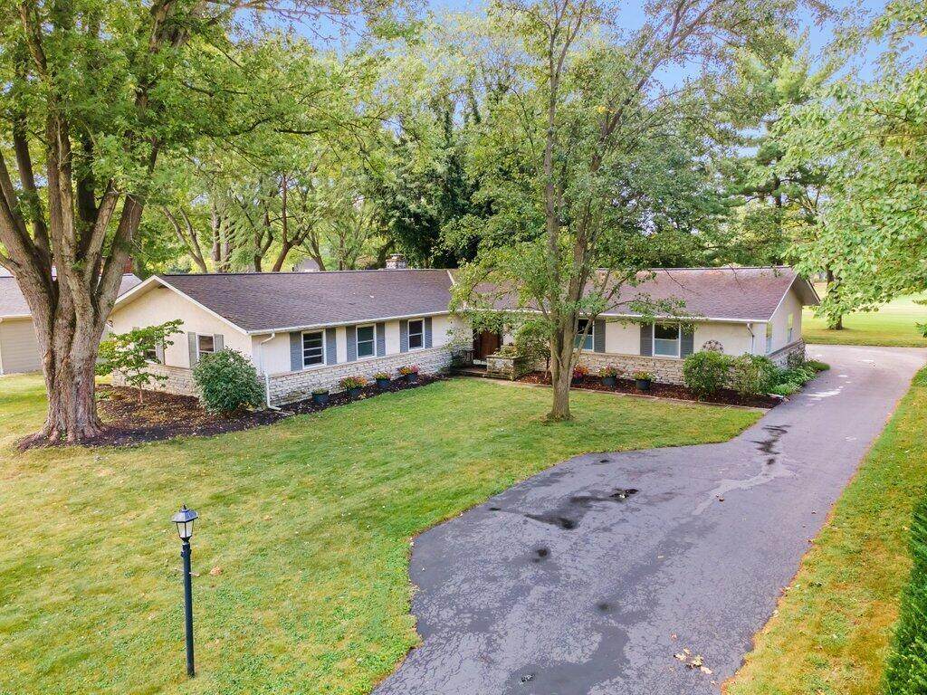 835 Clubview Boulevard - Photo 1